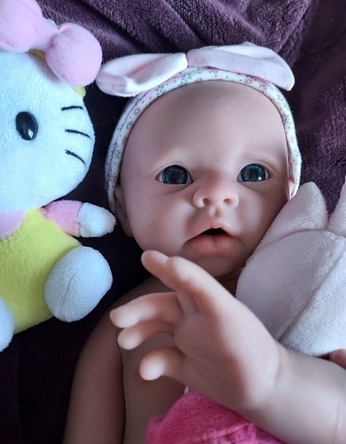 Bébé fille reborn - , en